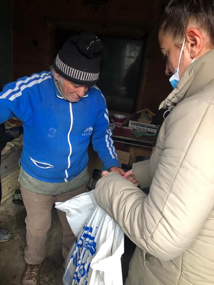 Sprijin pentru un bătrân singur